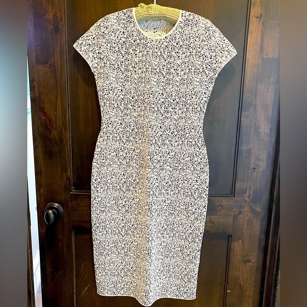 NWT HUGO BOSS stretchy black & white cap sleeve dress